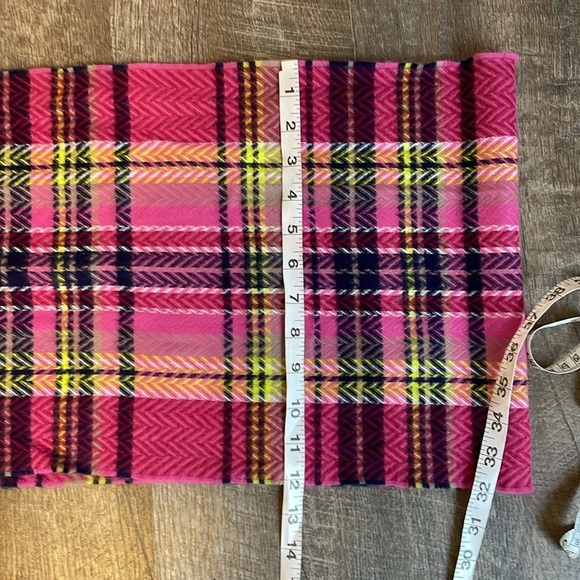100% Cashmere Made in Scotland Pink Plaid Scarf with Fringe - Picture 13 of 13
